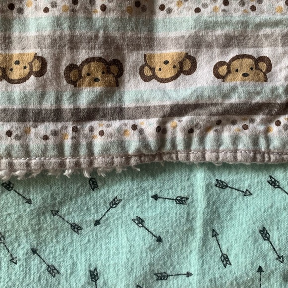 Baby Linen Lot; 4 Bibs, Hooded Towel, 3 Pack and play Sheets, 4 Burp Cloths - Picture 2 of 14